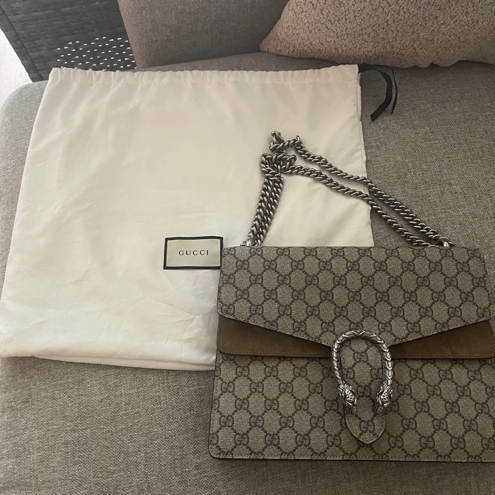 Gucci shoulder bag medium size